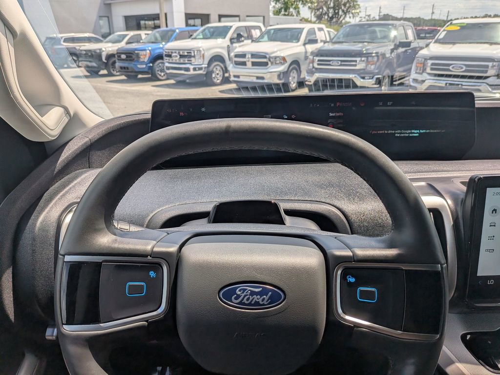 Used 2025 Ford Expedition Active image 29