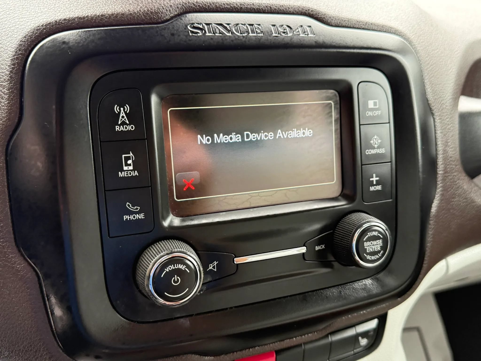 Used 2015 Jeep Renegade Limited AWD/4WD image 25