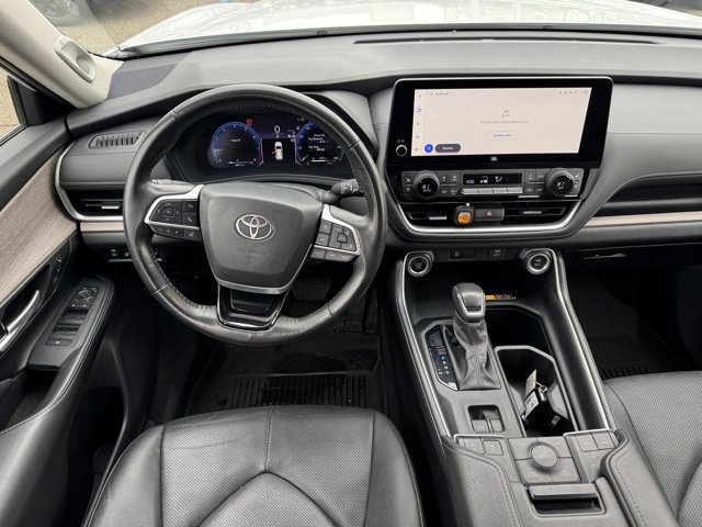 Used 2024 Toyota Grand Highlander AWD image 14