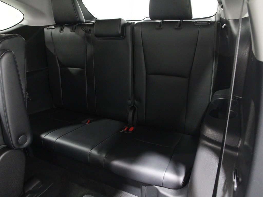 Used 2022 Toyota Highlander XLE image 19