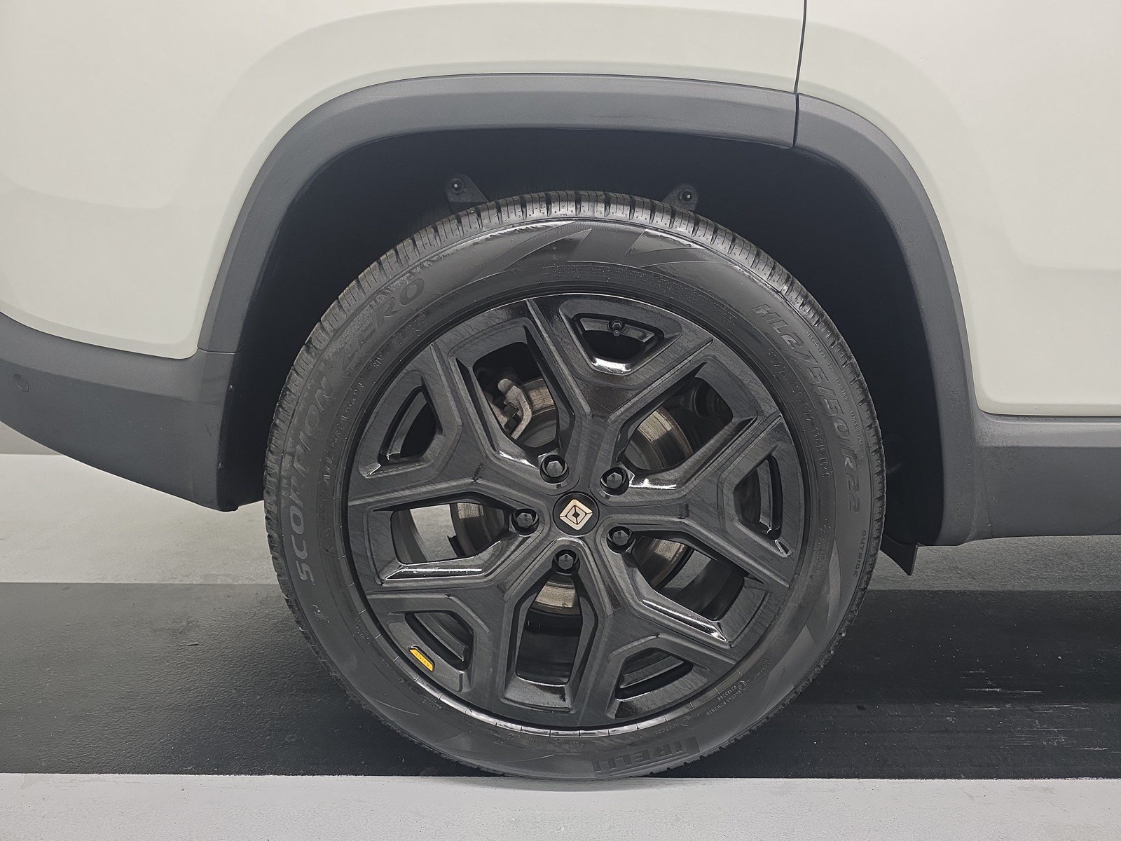 Used 2024 Rivian R1S Adventure AWD/4WD image 12