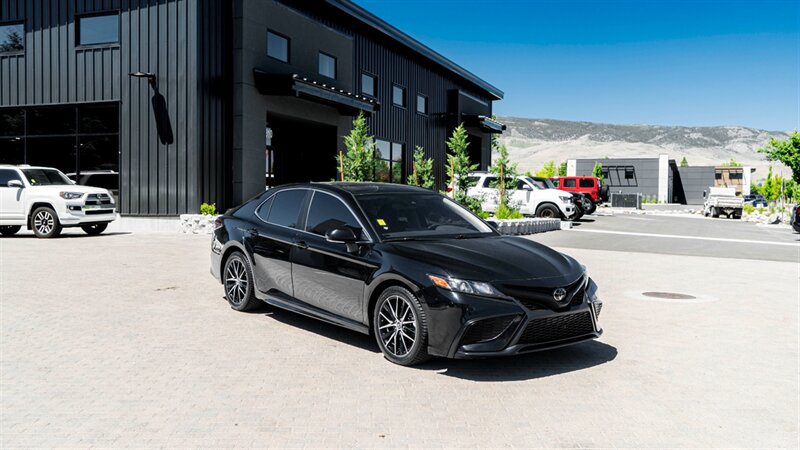 Used 2022 Toyota Camry SE w/ Convenience Package FWD image 7