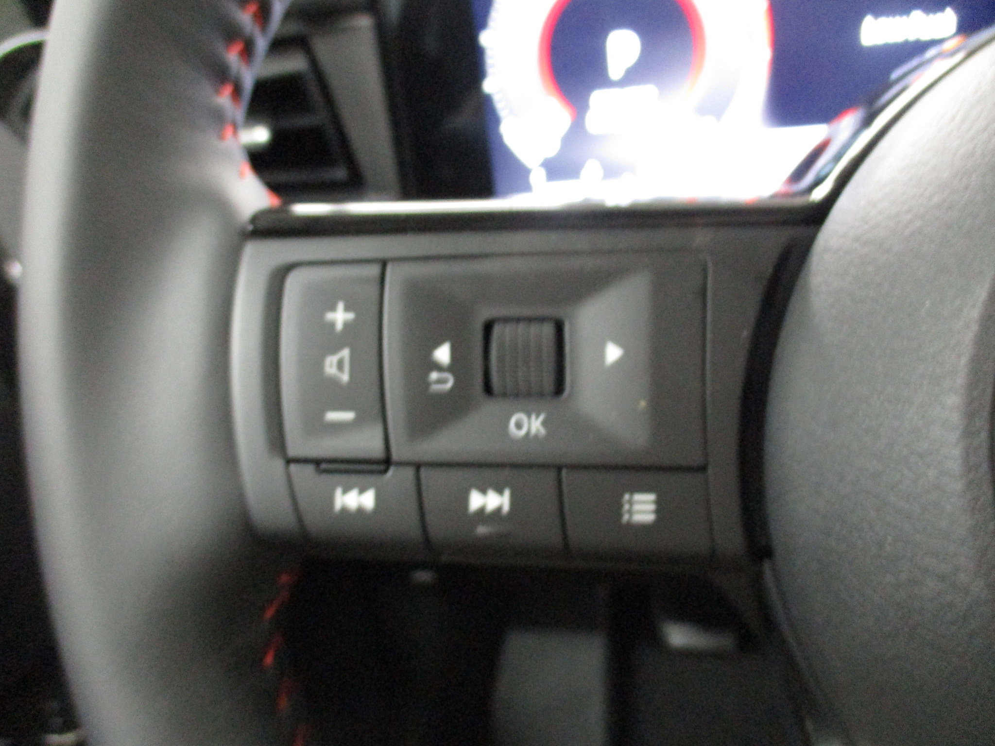 New 2026 Nissan Kicks SR w/ SR Premium Package AWD/4WD image 23