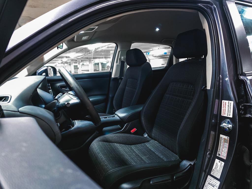 Certified 2025 Honda HR-V LX image 17