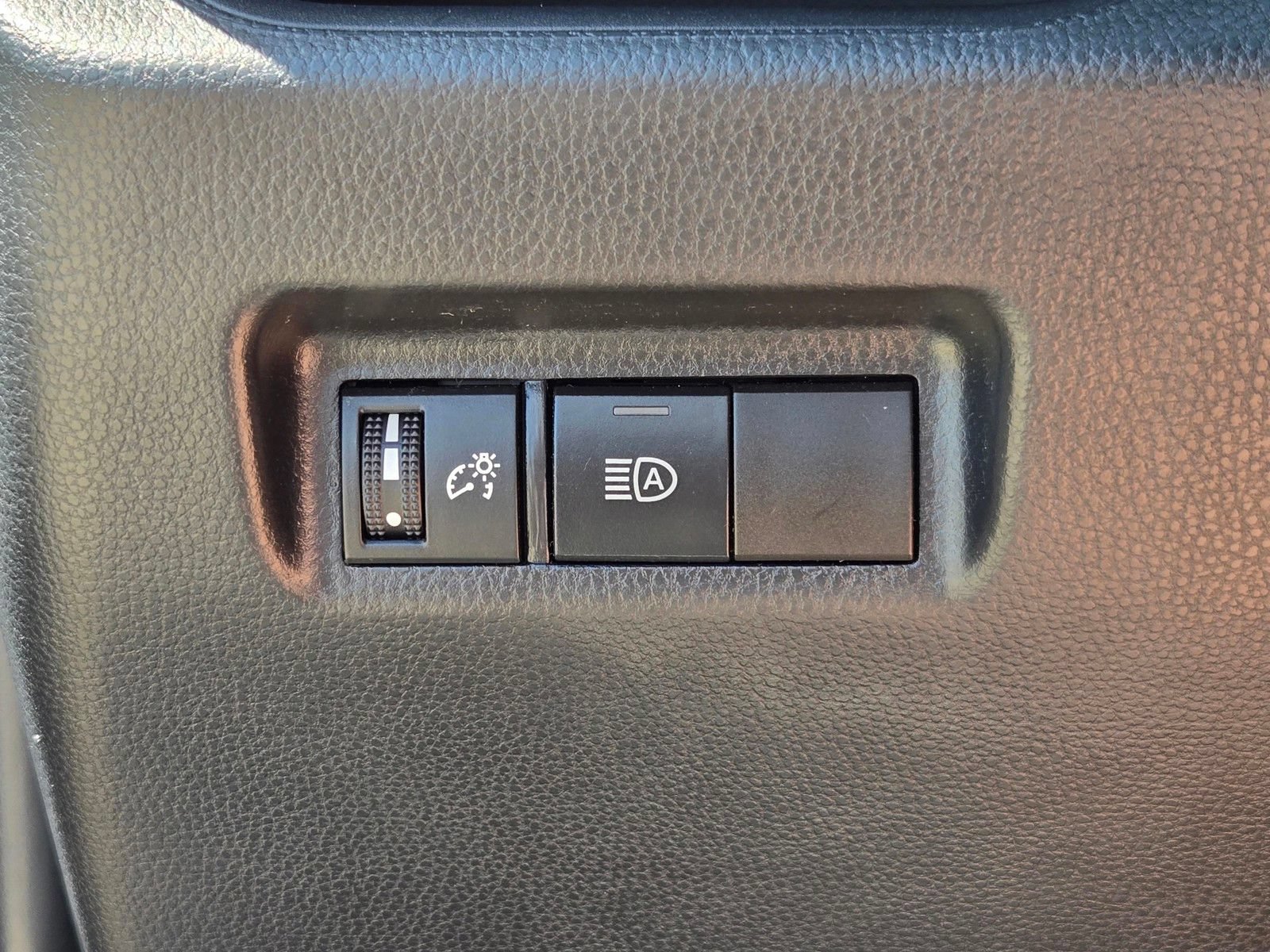 Used 2024 Toyota RAV4 LE AWD/4WD image 16