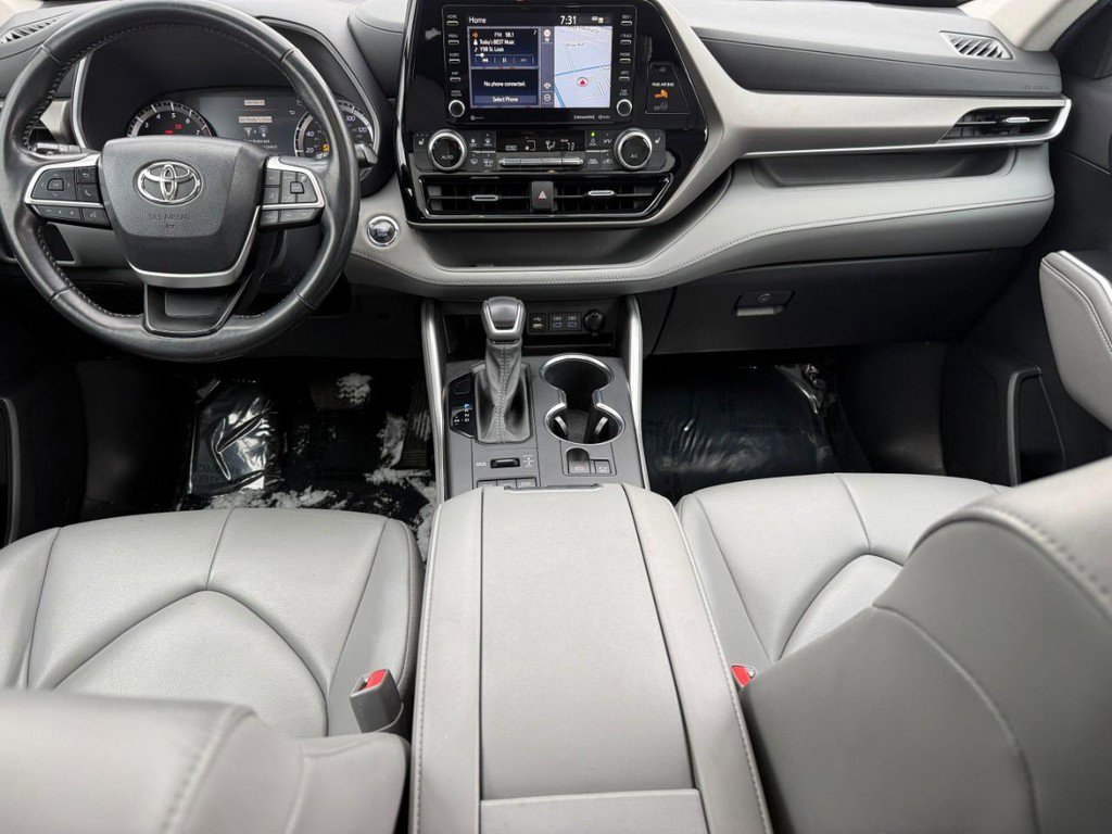 Used 2022 Toyota Highlander XLE image 14