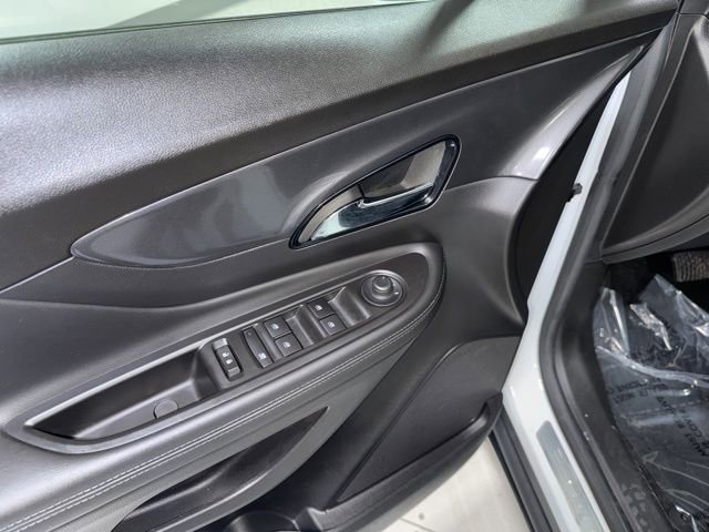 Used 2022 Buick Encore Preferred w/ Safety Package image 9