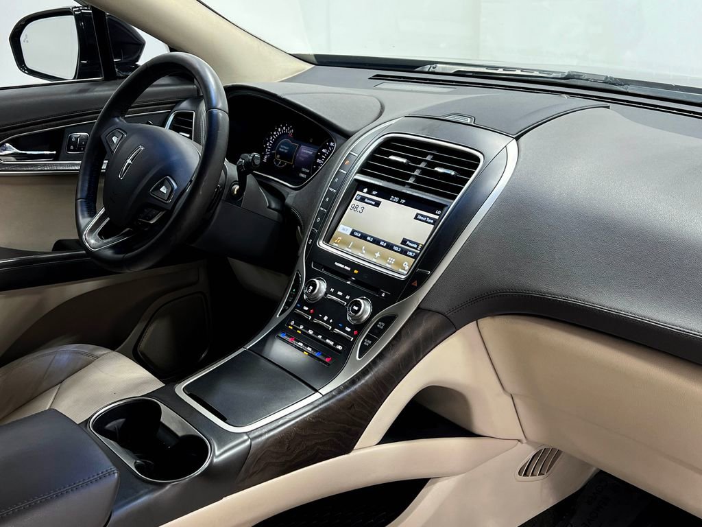 Used 2016 Lincoln MKX Reserve w/ Driver Assistance Package image 21