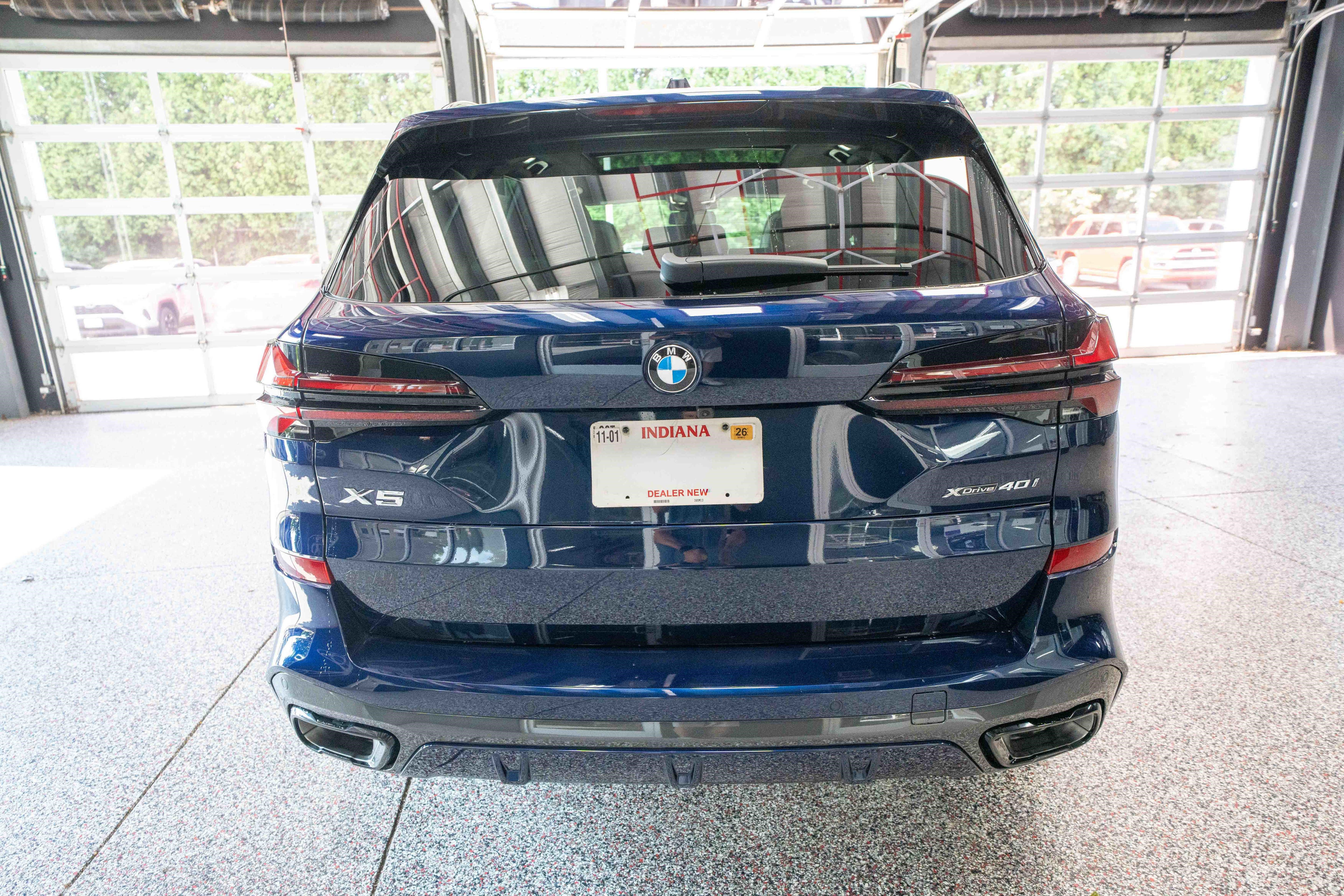 Used 2026 BMW X5 xDrive40i w/ M Sport Package AWD/4WD image 3