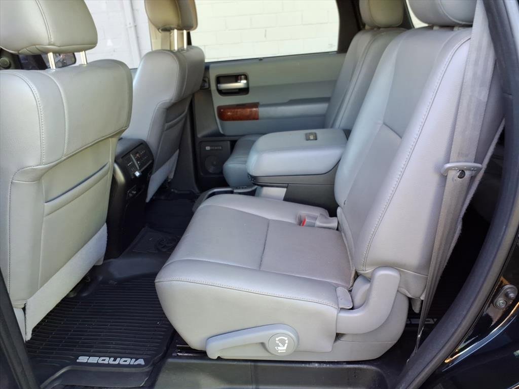 Used 2020 Toyota Sequoia Platinum image 12