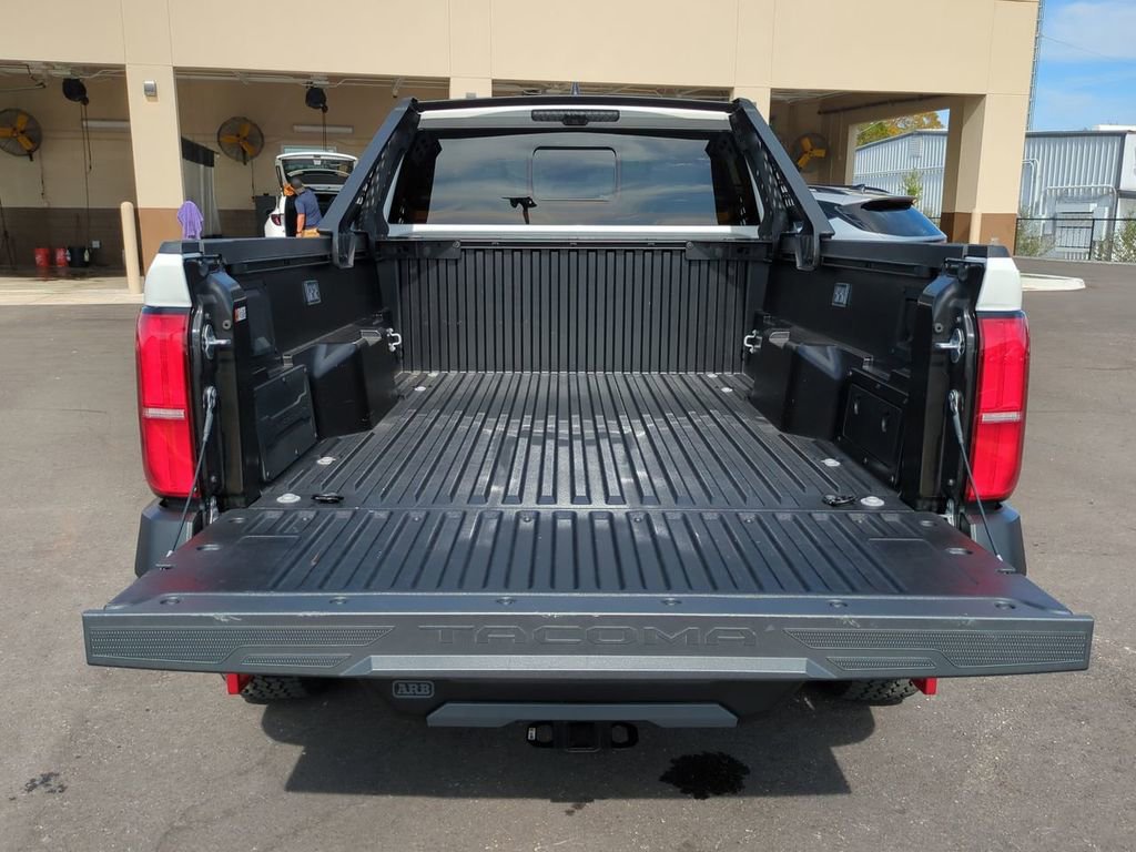 Used 2025 Toyota Tacoma Trailhunter image 12