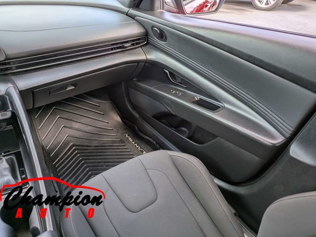Used 2025 Hyundai Elantra Sport FWD image 19