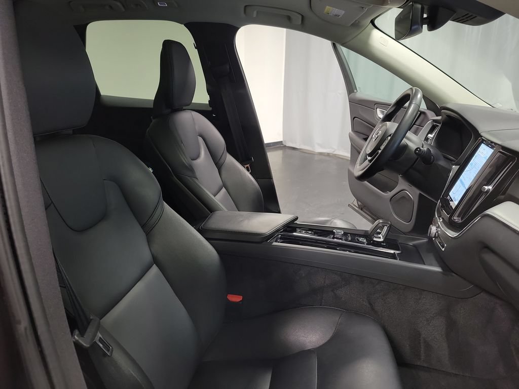 Used 2024 Volvo XC60 T8 Core AWD/4WD image 34