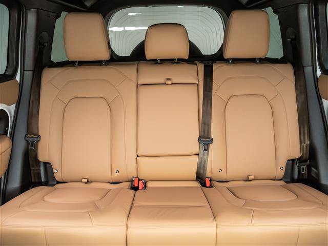 New 2026 Land Rover Defender 110 X-Dynamic SE AWD/4WD image 17