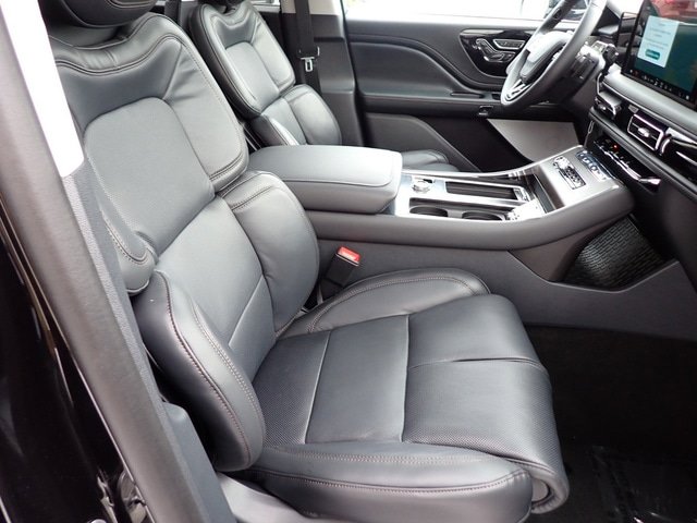 New 2025 Lincoln Aviator Reserve w/ Equipment Group 201A AWD/4WD image 18
