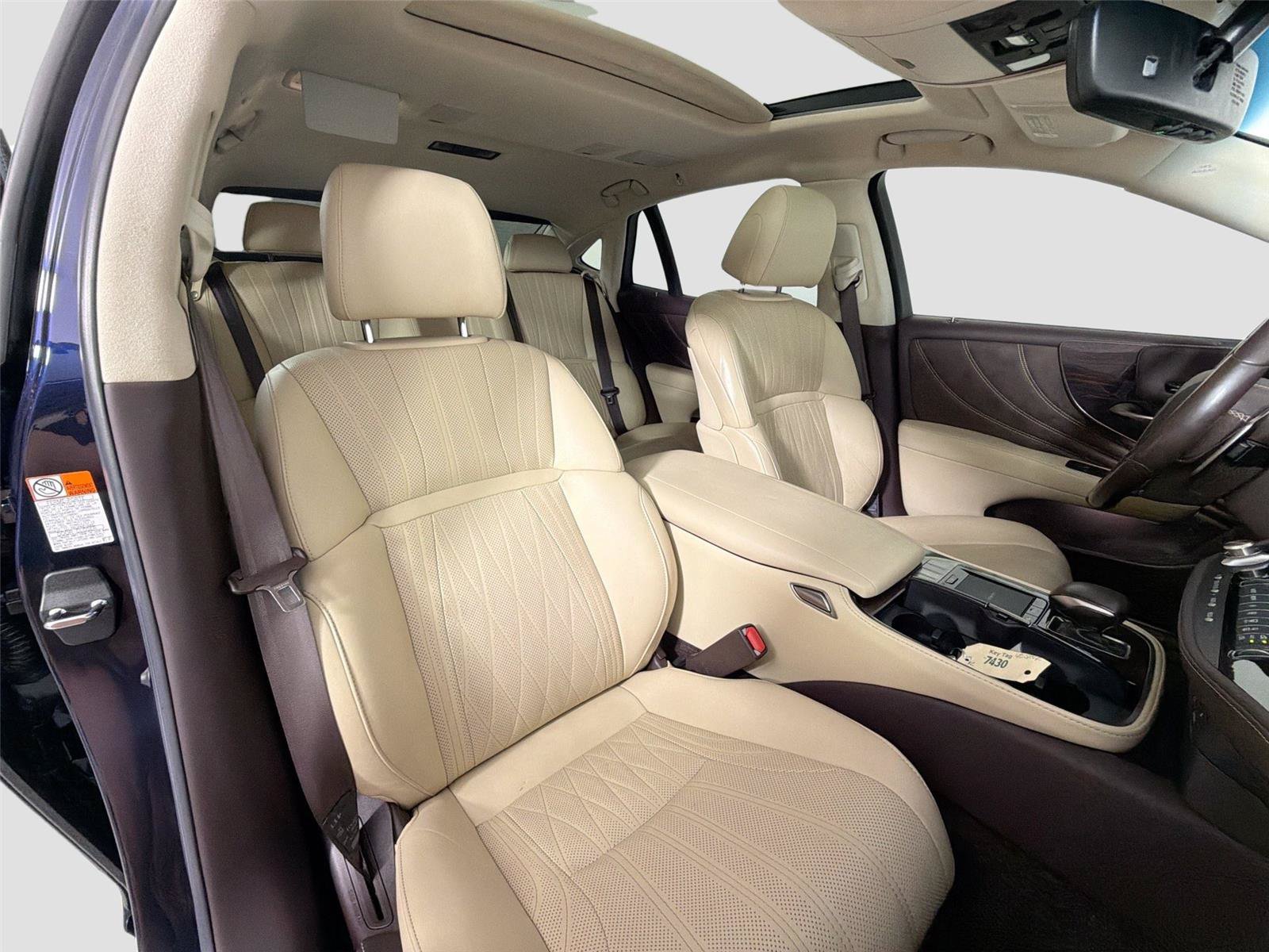 Used 2020 Lexus LS 500 w/ Interior Upgrade Package RWD image 27