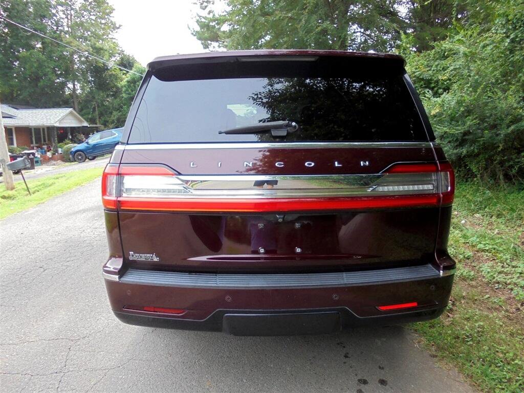 Used 2018 Lincoln Navigator Premiere image 4