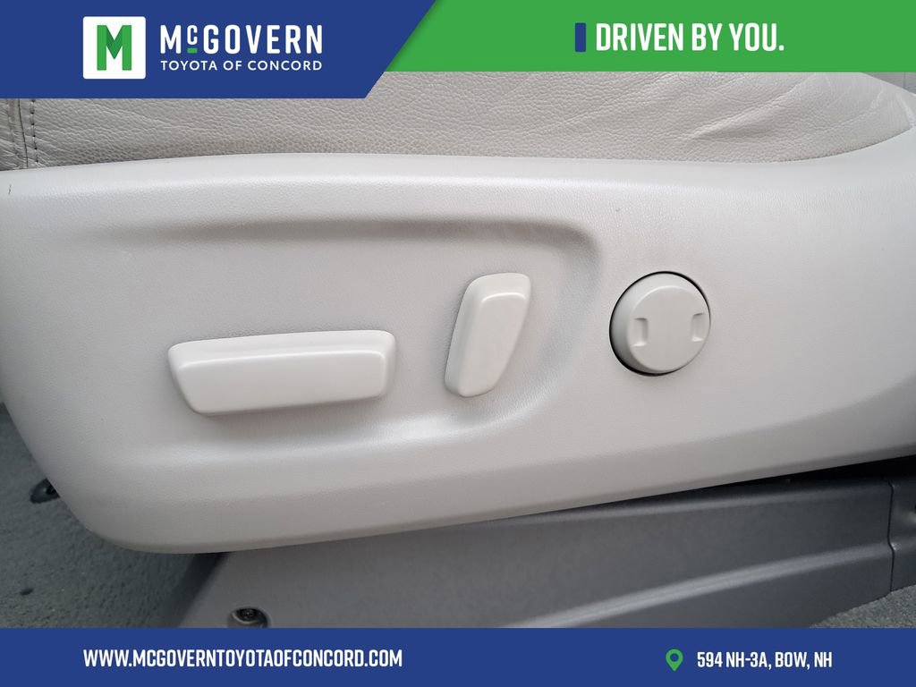 Used 2015 Toyota Sienna XLE w/ XLE Navigation Package FWD image 14