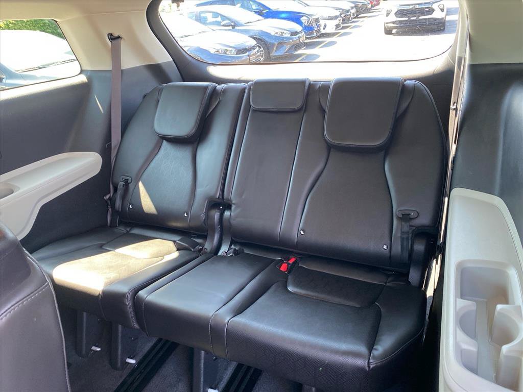 Certified 2022 Kia Carnival LX FWD image 24