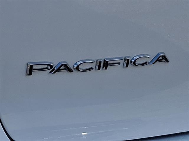 New 2026 Chrysler Pacifica Select image 23