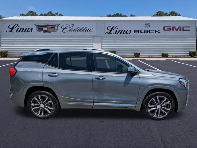 Used 2019 GMC Terrain Denali w/ Driver Alert Package II FWD image 3