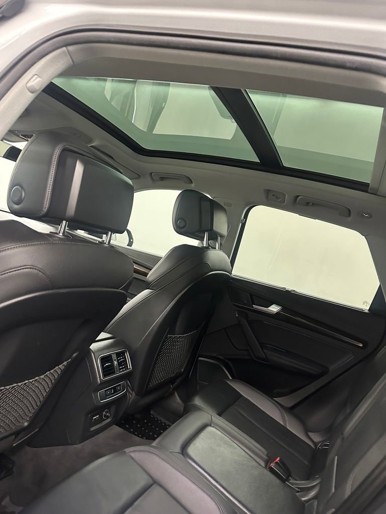 Used 2019 Audi Q5 2.0T Premium Plus w/ Premium Plus Package AWD/4WD image 27