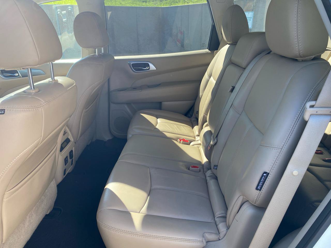 Used 2018 Nissan Pathfinder SL w/ SL Premium Package AWD/4WD image 8