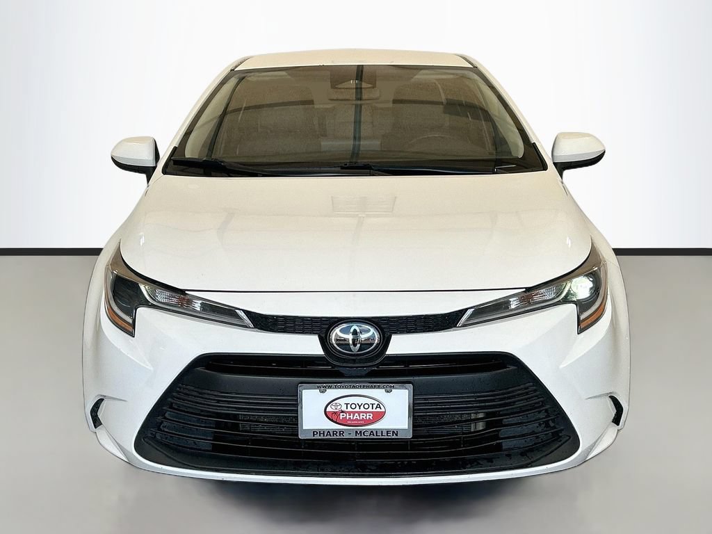 Used 2025 Toyota Corolla LE FWD image 2