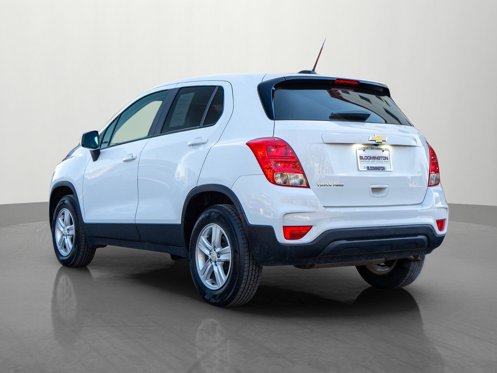 Used 2022 Chevrolet Trax LS w/ Tint and Cruise Package image 5