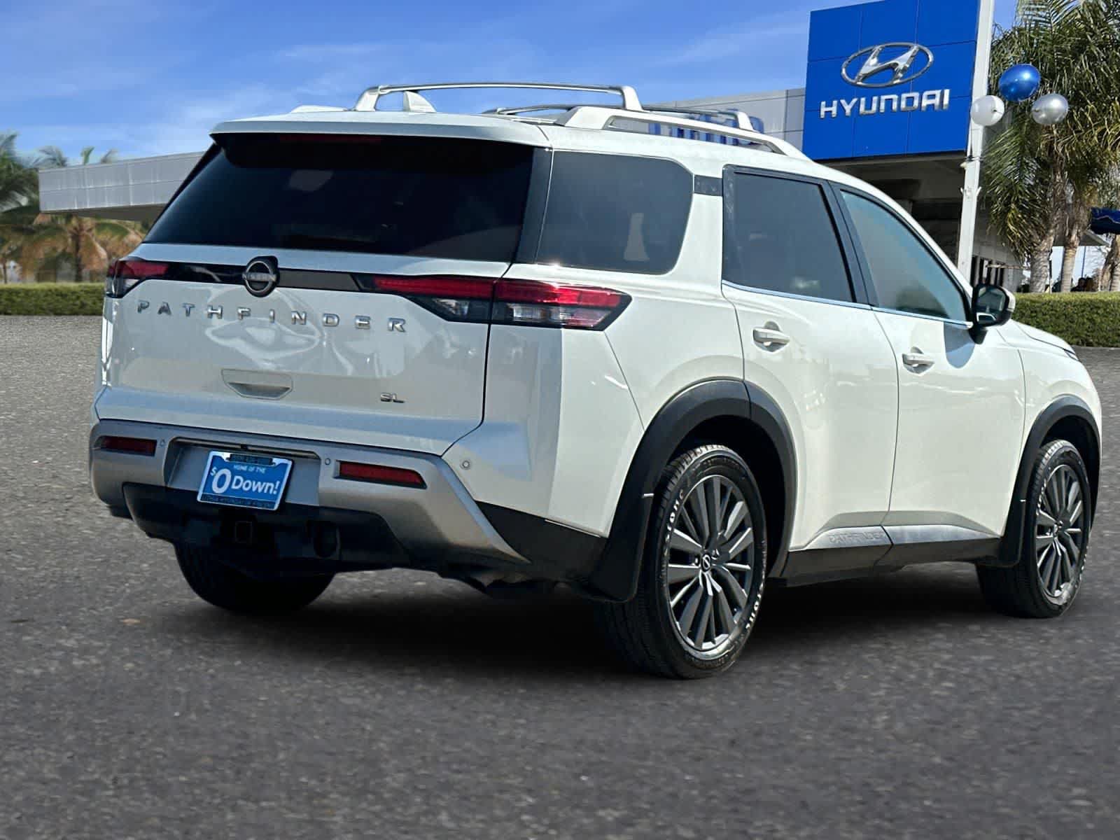 Used 2022 Nissan Pathfinder SL w/ SL Premium Package FWD video 3