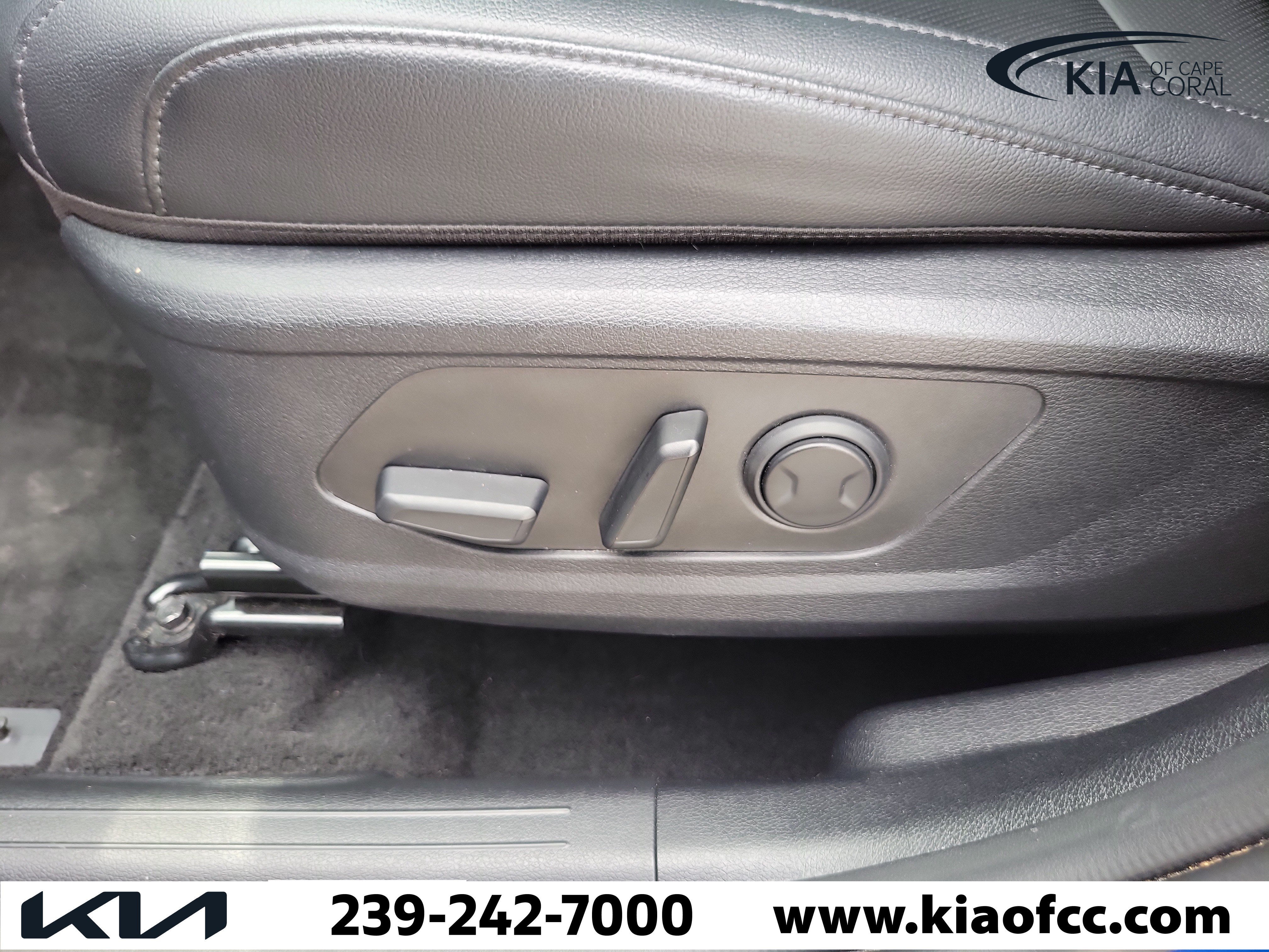 Certified 2025 Kia Sportage EX FWD image 20