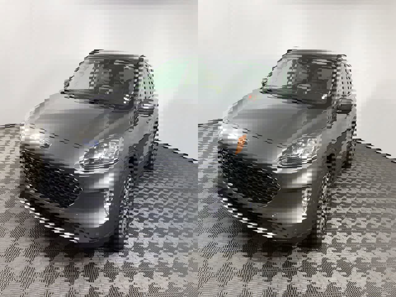 Used 2021 Ford Escape Titanium image 4