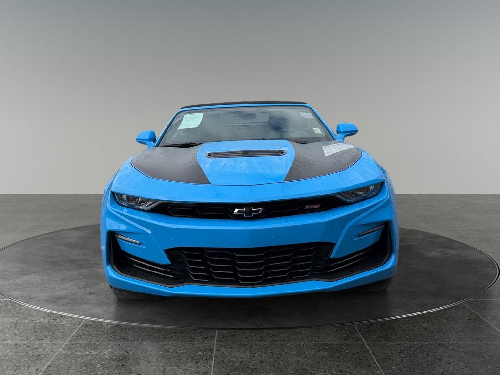 Used 2023 Chevrolet Camaro SS w/ Design Package 3 RWD image 2
