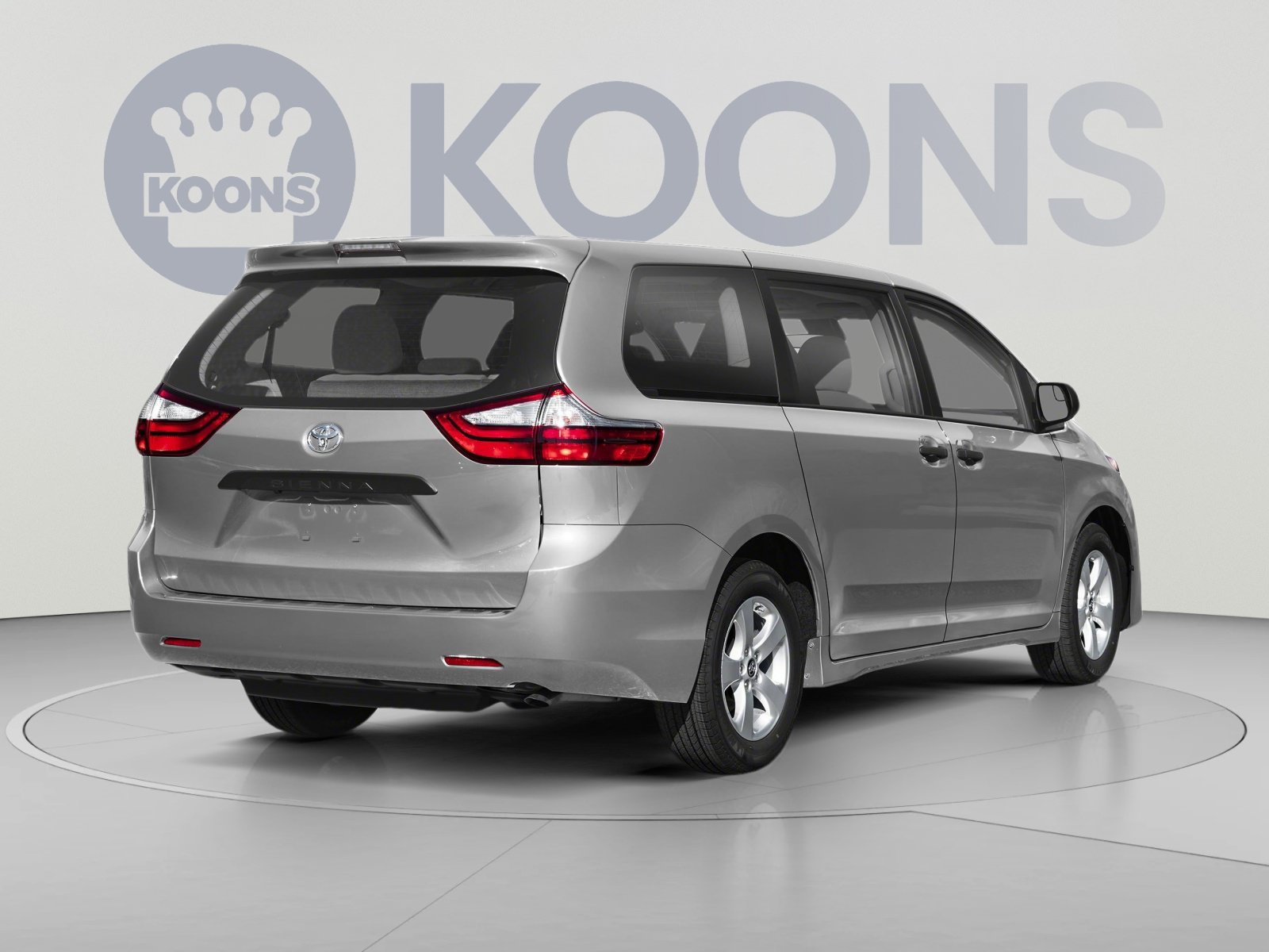Used 2018 Toyota Sienna XLE FWD image 2