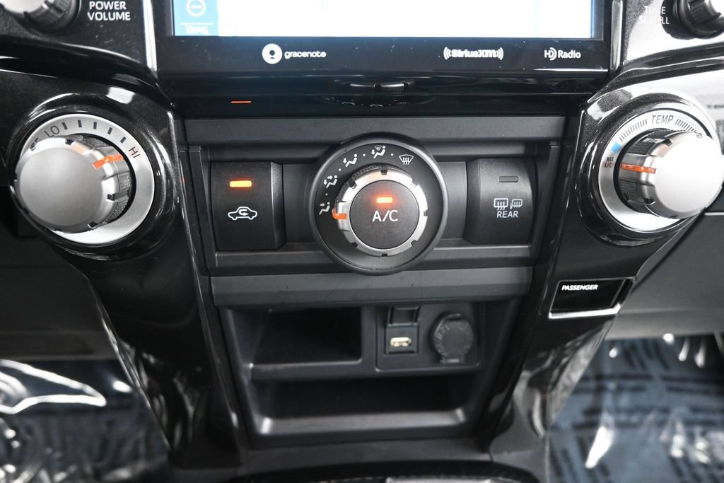 Used 2022 Toyota 4Runner TRD Off-Road Premium AWD/4WD image 32