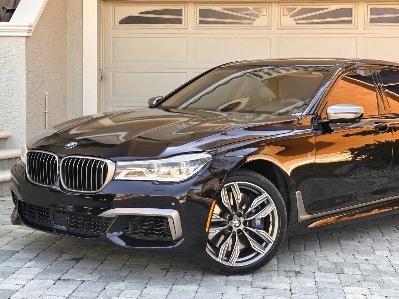 Used 2018 BMW M760i xDrive AWD/4WD image 3