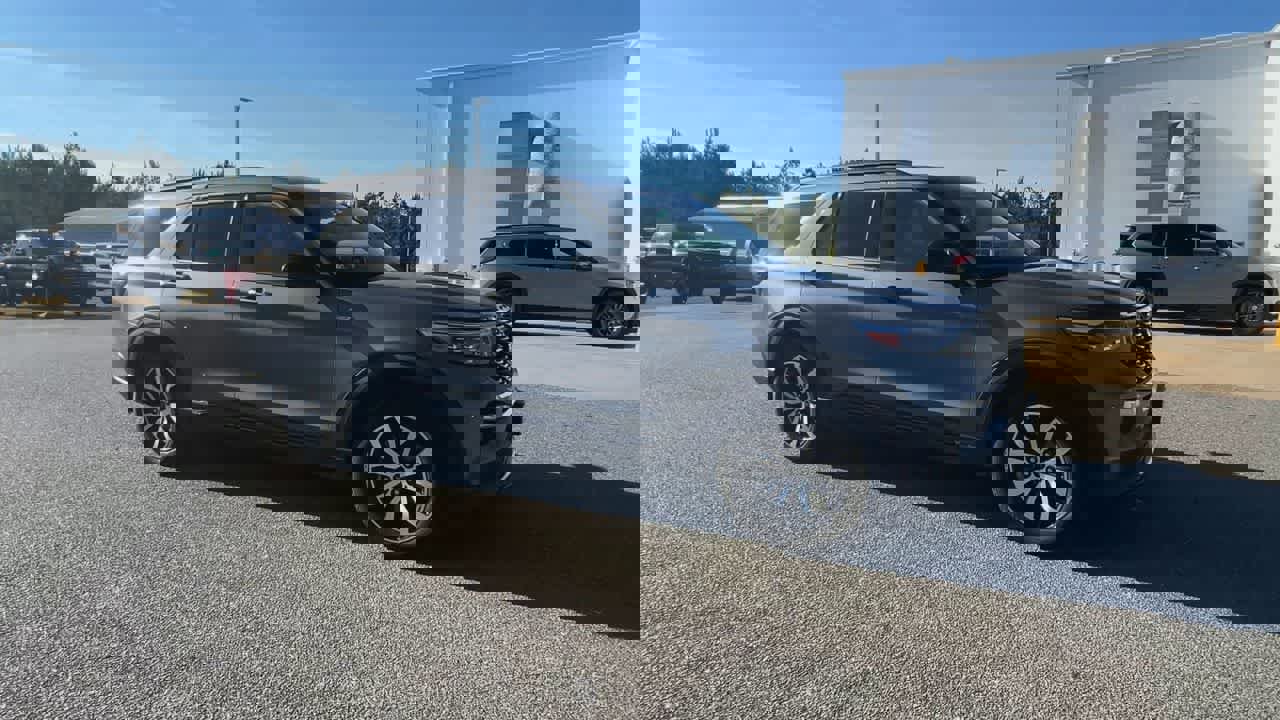 Used 2023 Ford Explorer ST-Line w/ Class IV Trailer Tow Package image 2