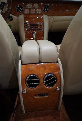 Used 2008 Bentley Azure image 34