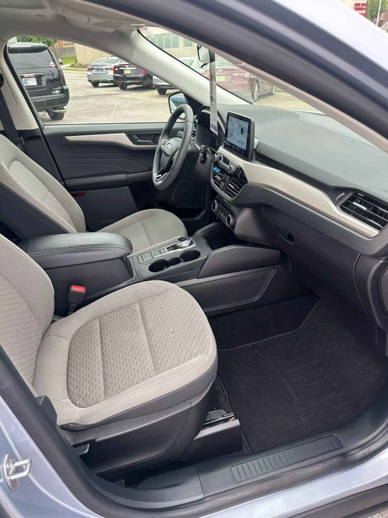 Used 2022 Ford Escape SE w/ SE Sport Appearance Package image 14