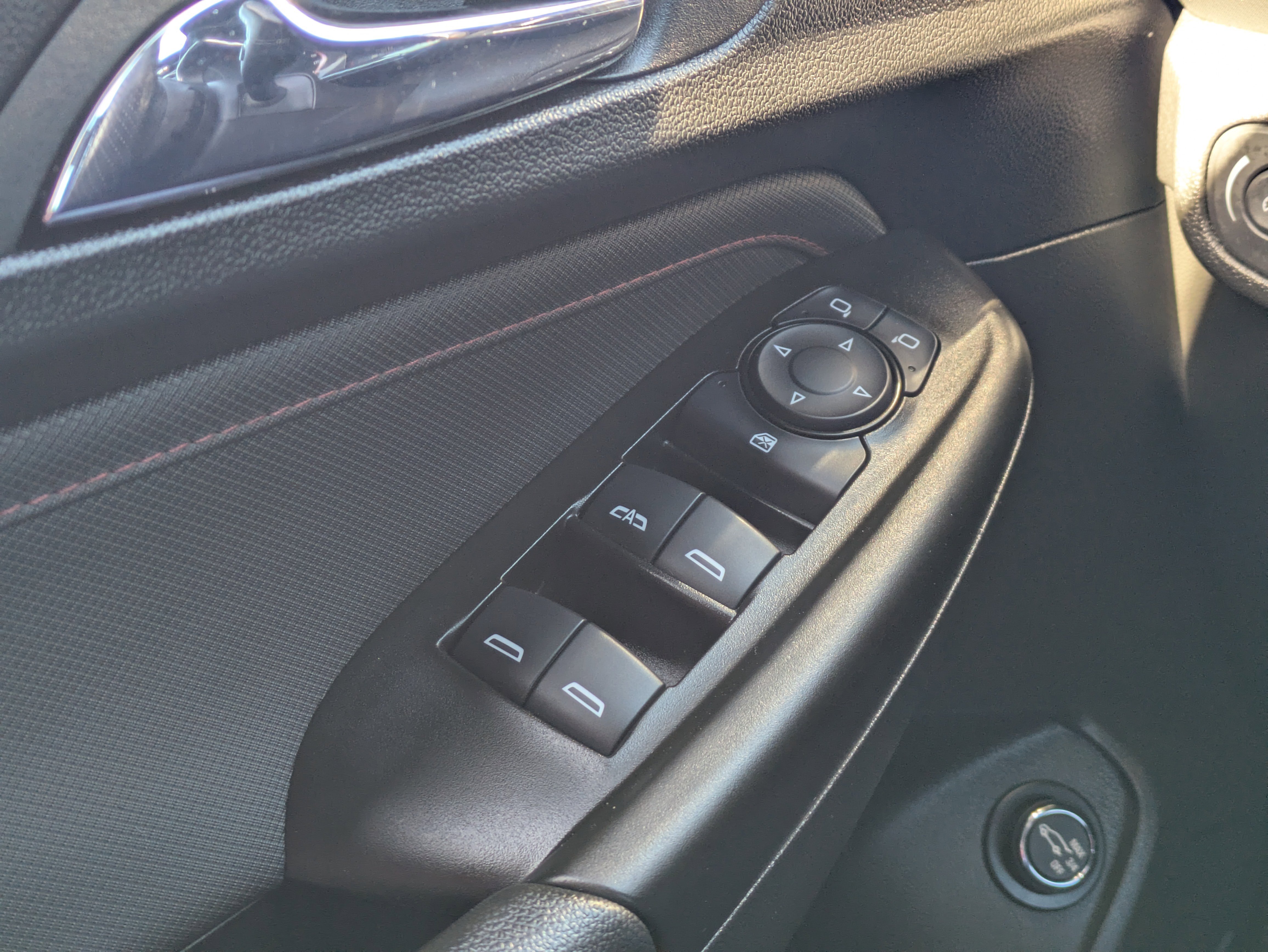 Used 2023 Chevrolet TrailBlazer RS w/ Sun and Liftgate Package image 26