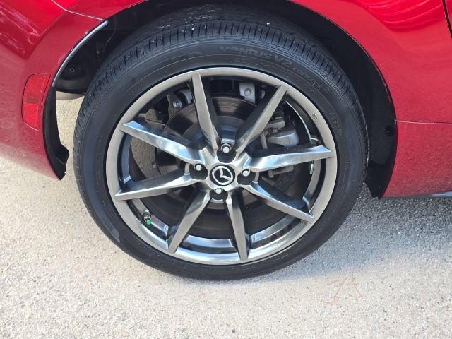 Used 2018 MAZDA MX-5 Miata RF Grand Touring RWD image 11