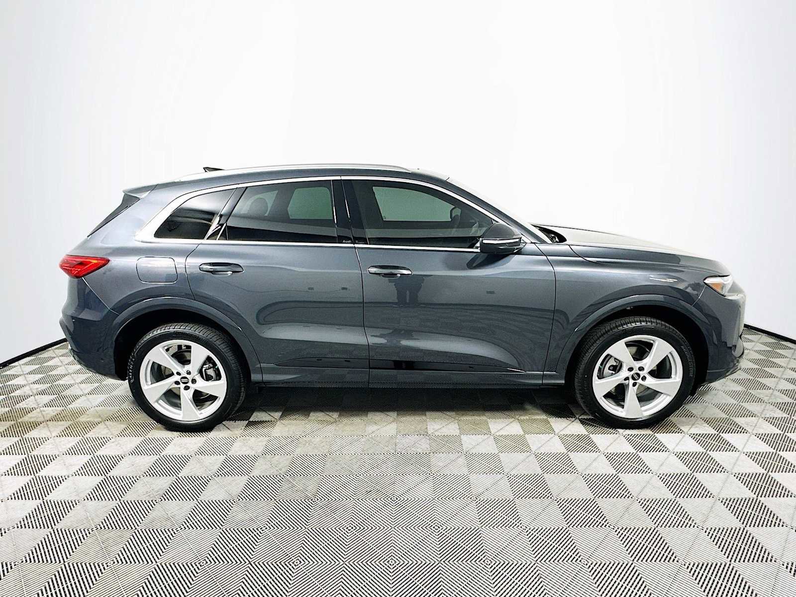 New 2025 Audi Q5 Premium Plus image 8