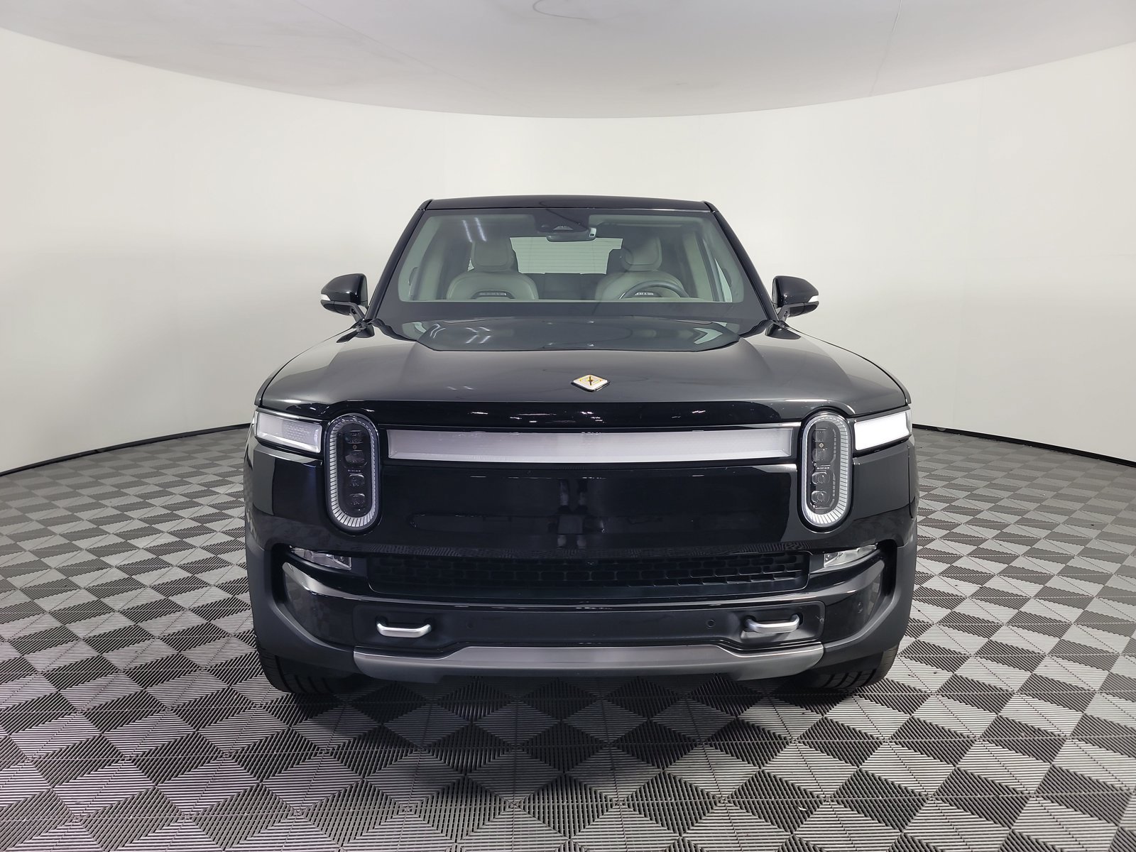 Used 2024 Rivian R1T Adventure Dual AWD/4WD image 8