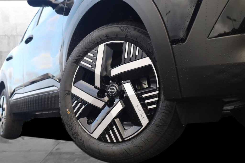 New 2026 Nissan Kicks SV w/ SV Premium Package image 3