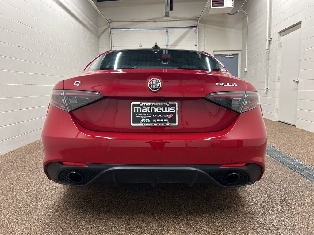 Used 2024 Alfa Romeo Giulia Veloce image 3