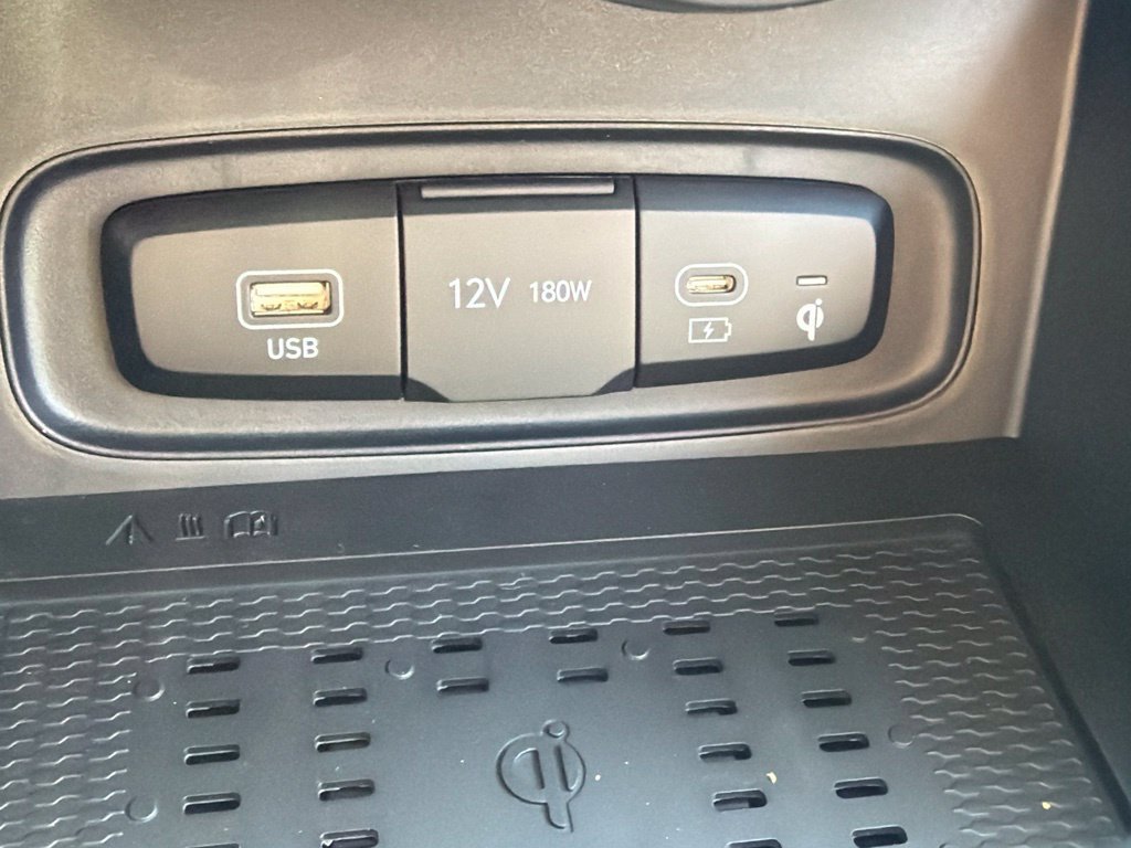 New 2026 Hyundai Venue SEL FWD image 31