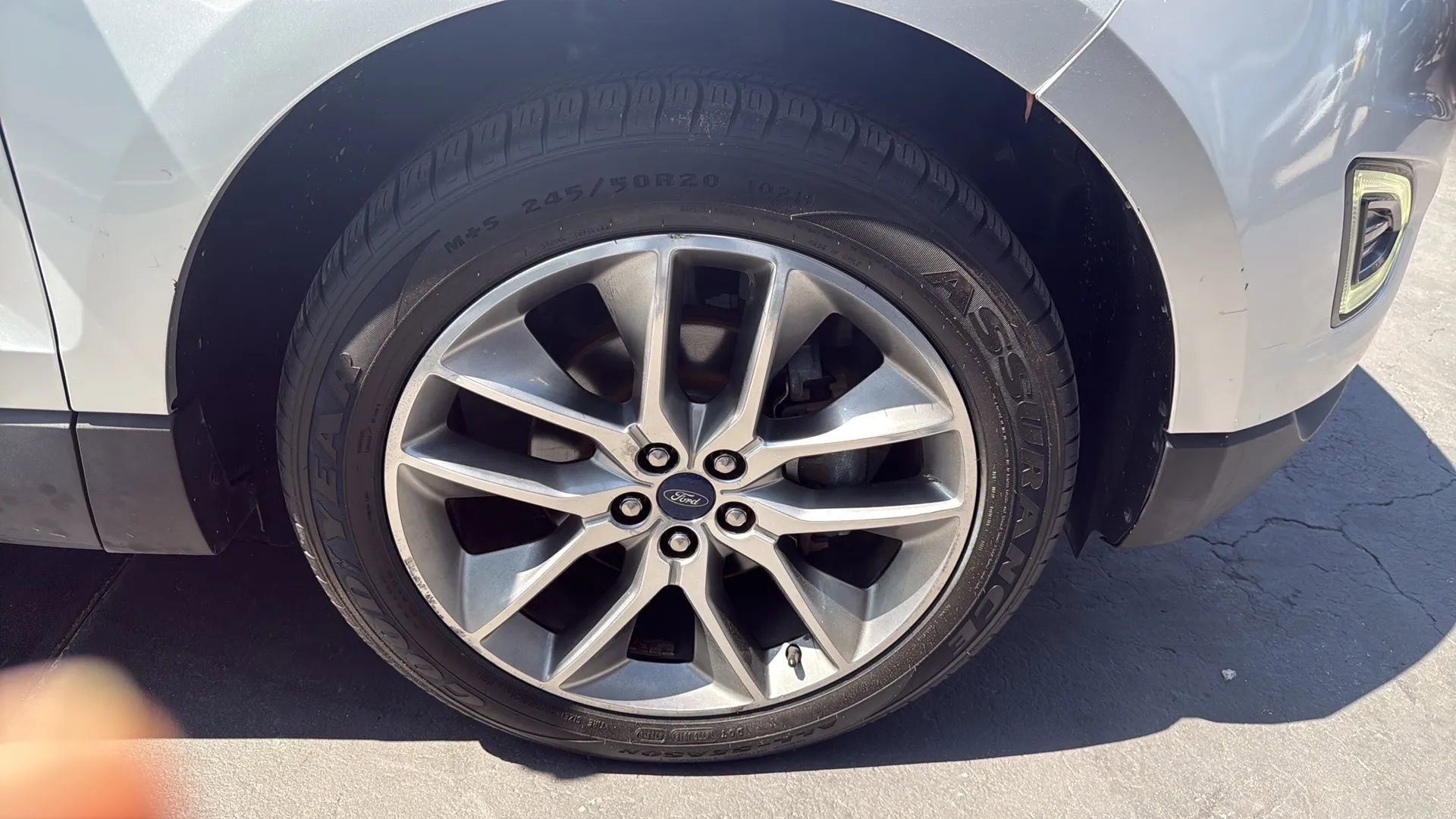 Used 2015 Ford Edge Titanium w/ Technology Package FWD image 19