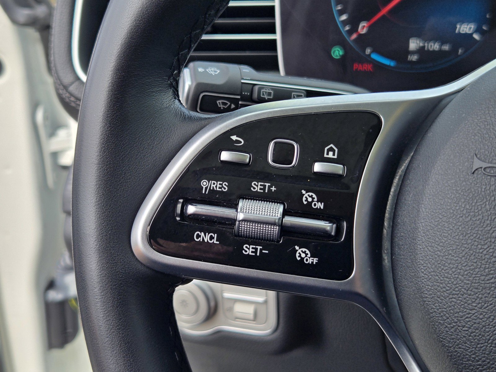 Used 2023 Mercedes-Benz GLS 450 4MATIC image 21