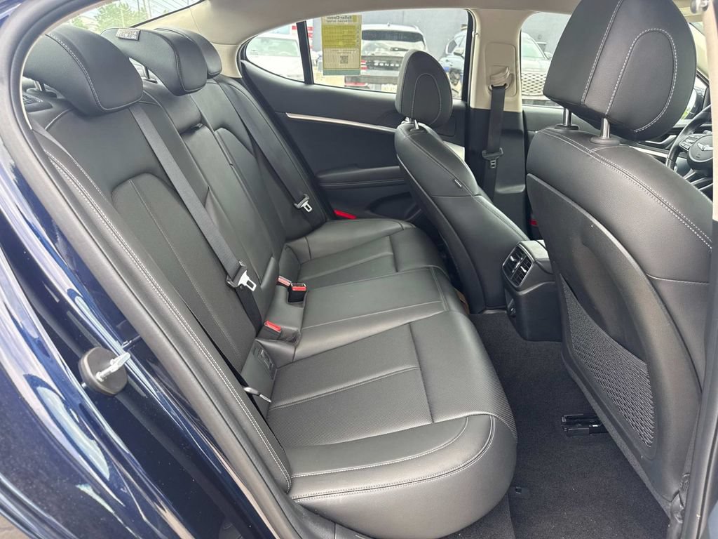 Used 2023 Genesis G70 2.0T RWD image 11