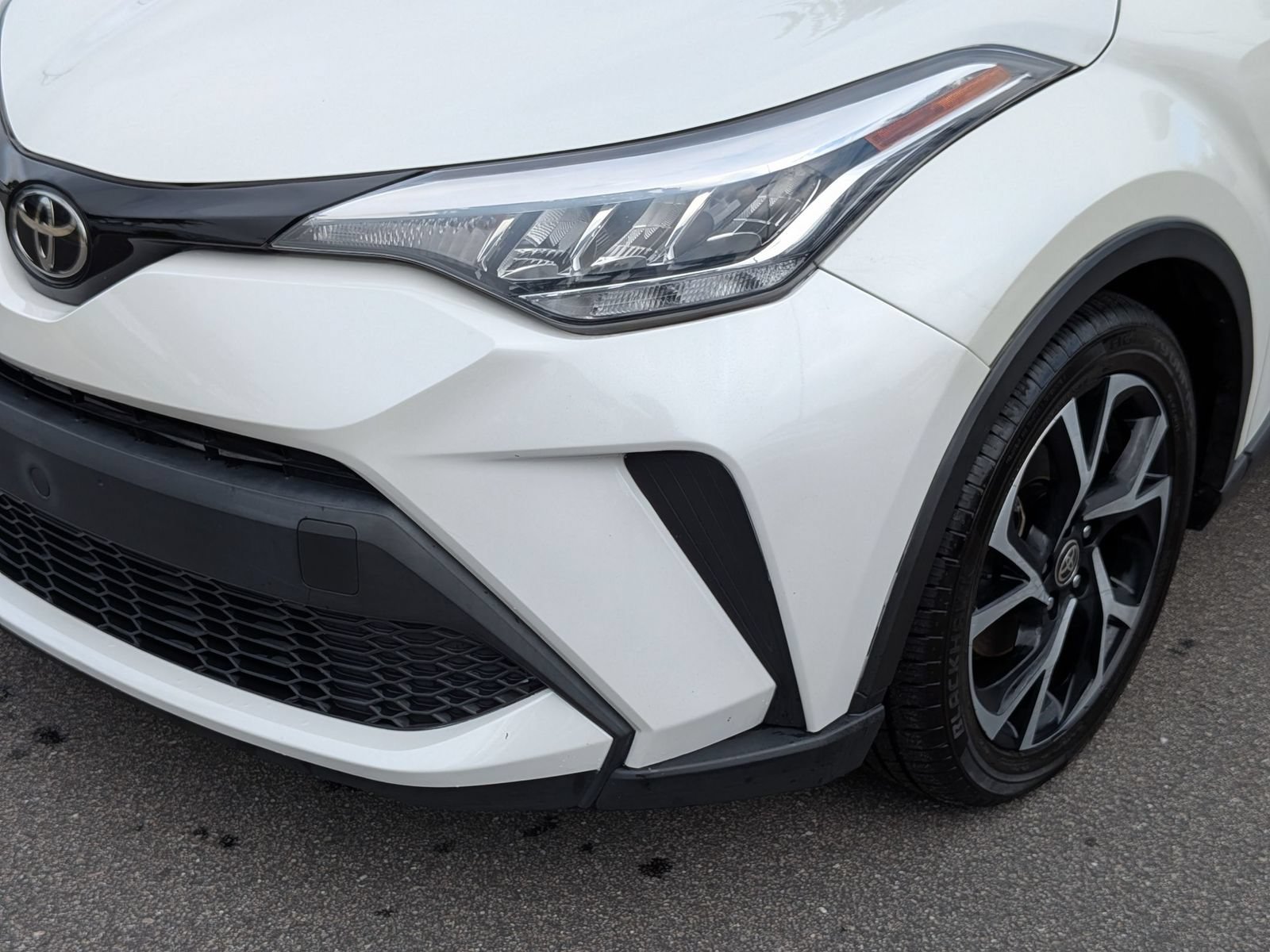 Used 2020 Toyota C-HR XLE FWD image 9